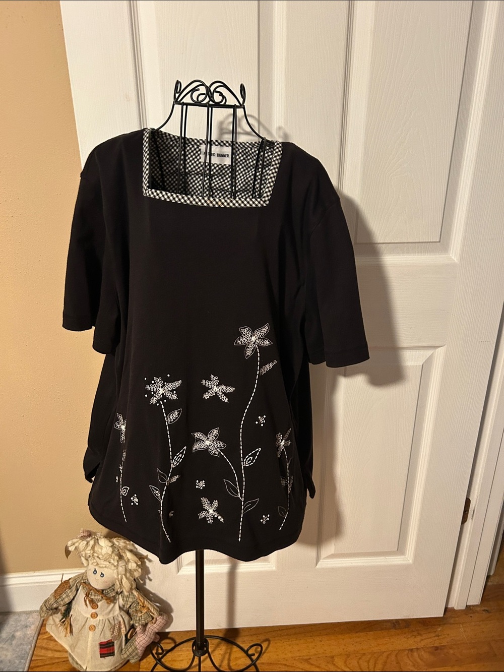 Alfred Dunner Black Tunic with White Floral Embroidery